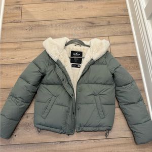 Women's Hollister Small Ultimate Faux Fur-Lined Hooded Puffer Jacket